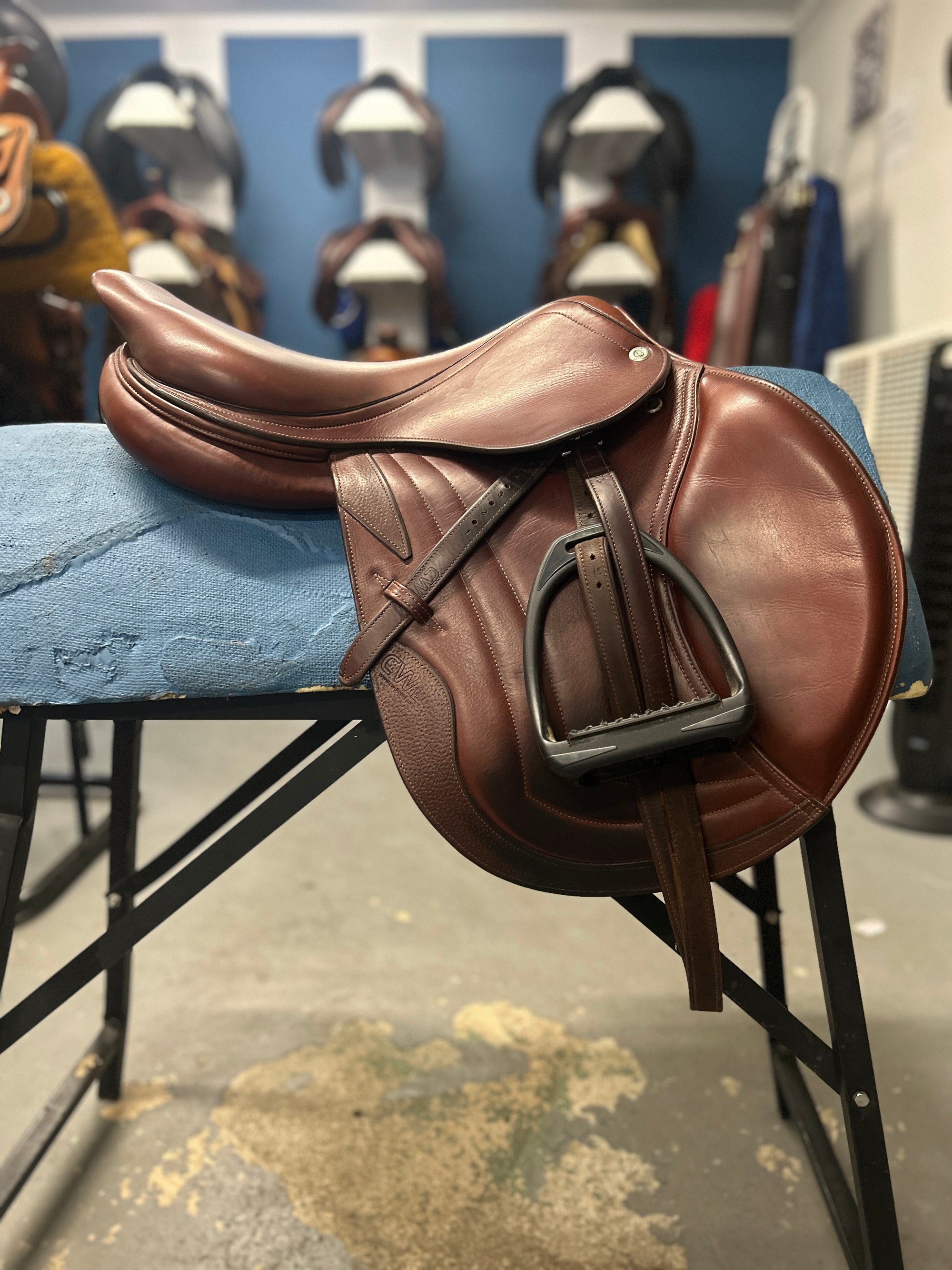 18" CWD SE02 3C with Pro Panels-Saddle-Consignment-Evolution Equestrian Co.