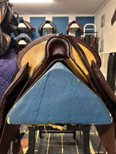 Load image into Gallery viewer, 15" Peruvian Work Saddle-Saddle-Consignment-Evolution Equestrian Co.