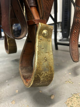 Load image into Gallery viewer, 16" Ross Ellas Custom Western Saddle-Saddle-Consignment-Evolution Equestrian Co.