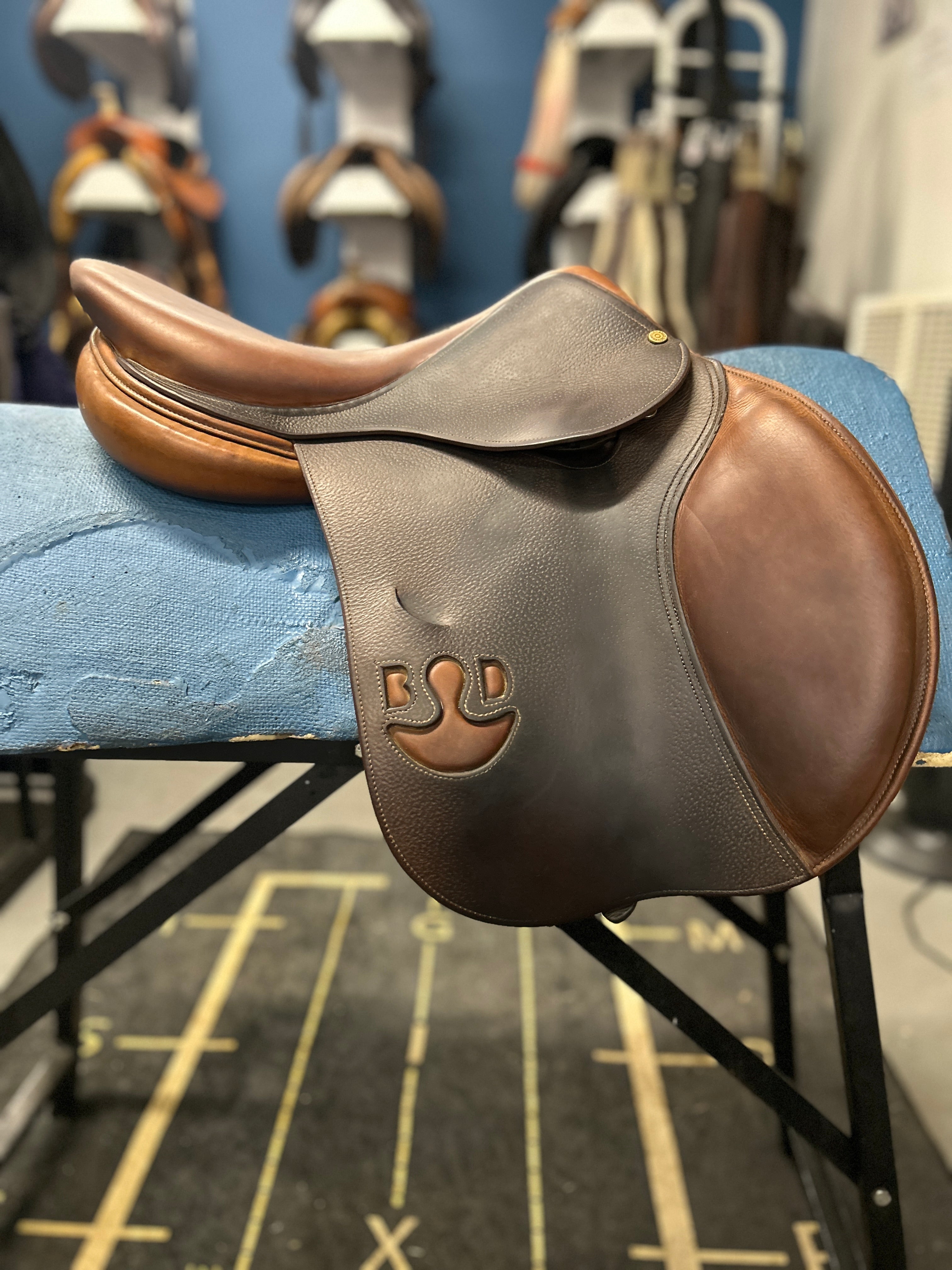 Selle Bruno Delgrange Partition 2012 - Taille 17.5 Pouces - Neuve Sous Emballage