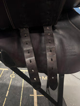 Load image into Gallery viewer, 16.5" Voltaire Palm Beach-Saddle-Consignment-Evolution Equestrian Co.