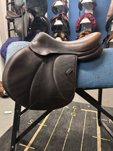 Load image into Gallery viewer, 16.5" Voltaire Palm Beach-Saddle-Consignment-Evolution Equestrian Co.