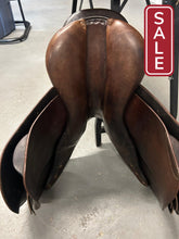 Load image into Gallery viewer, 17" Luc Childeric FP 3.5A Saddle-Saddle-Consignment-Evolution Equestrian Co.