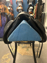 Load image into Gallery viewer, 17" Regal Monoflap Dressage Saddle-Dressage Saddle-Consignment-Evolution Equestrian Co.