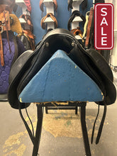 Load image into Gallery viewer, 17" Regal Monoflap Dressage Saddle-Dressage Saddle-Consignment-Evolution Equestrian Co.