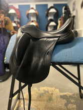 Load image into Gallery viewer, 17" Regal Monoflap Dressage Saddle-Dressage Saddle-Consignment-Evolution Equestrian Co.