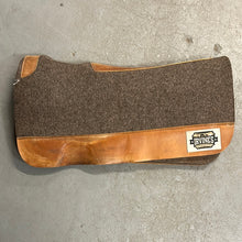 Load image into Gallery viewer, Irvines Western Saddle Pad
