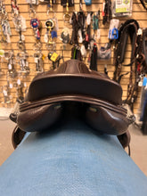 Load image into Gallery viewer, 17.5" Amerigo Close Contact Saddle-Saddle-Consignment-Evolution Equestrian Co.