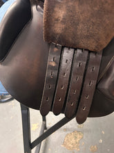 Load image into Gallery viewer, 17.5" Amerigo Close Contact Saddle-Saddle-Consignment-Evolution Equestrian Co.