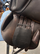 Load image into Gallery viewer, 17.5" Amerigo Close Contact Saddle-Saddle-Consignment-Evolution Equestrian Co.