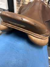 Load image into Gallery viewer, 17.5" HDR Rivella Adjustable English Saddle-Saddle-Consignment-Evolution Equestrian Co.