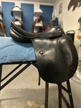 Load image into Gallery viewer, 17.5" Passier Relevant Dressage Saddle-Saddle-Consignment-Evolution Equestrian Co.