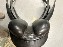 Load image into Gallery viewer, 17.5" Passier Relevant Dressage Saddle-Saddle-Consignment-Evolution Equestrian Co.