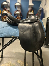 Load image into Gallery viewer, 17.5" Passier Relevant Dressage Saddle-Saddle-Consignment-Evolution Equestrian Co.