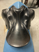 Load image into Gallery viewer, 17.5" Passier Relevant Dressage Saddle-Saddle-Consignment-Evolution Equestrian Co.