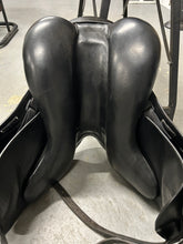Load image into Gallery viewer, 17.5" Schleese Wave Dressage Saddle-Saddle-Consignment-Evolution Equestrian Co.