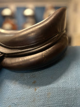 Load image into Gallery viewer, 17.5" Voltaire Blue Infinite 3AA Close Contact Saddle-Saddle-Consignment-Evolution Equestrian Co.