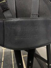 Load image into Gallery viewer, 17.5" Wintec Pro Endurance Saddle-Saddle-Consignment-Evolution Equestrian Co.