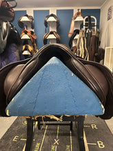 Load image into Gallery viewer, 18" Albion Legend K2 Close Contact Saddle-Saddle-Consignment-Evolution Equestrian Co.