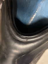 Load image into Gallery viewer, 18" Frank Baines Adagio Dressage Saddle-Saddle-Consignment-Evolution Equestrian Co.