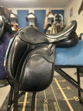 Load image into Gallery viewer, 18" Frank Baines Adagio Dressage Saddle-Saddle-Consignment-Evolution Equestrian Co.