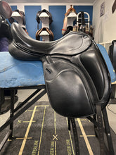 Load image into Gallery viewer, 18" Frank Baines Adagio Dressage Saddle-Saddle-Consignment-Evolution Equestrian Co.