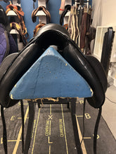 Load image into Gallery viewer, 18" Frank Baines Adagio Dressage Saddle-Saddle-Consignment-Evolution Equestrian Co.