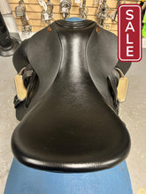 Load image into Gallery viewer, 18" NSC Dressage Saddle-Saddle-Consignment-Evolution Equestrian Co.
