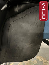Load image into Gallery viewer, 18" NSC Dressage Saddle-Saddle-Consignment-Evolution Equestrian Co.