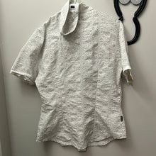 Load image into Gallery viewer, Arista Grey Floral Short Sleeve Shirt Medium
