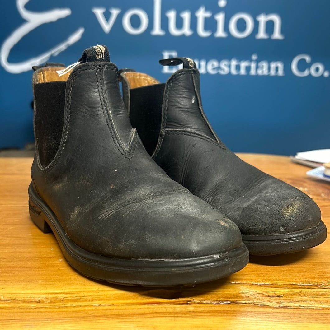 Blundstone Boots Size 2 / 5 US