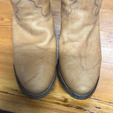 Load image into Gallery viewer, Alberta Boots Size 9 Zip Up
