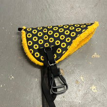 Load image into Gallery viewer, Showman Sunflower Print Bareback Pad
