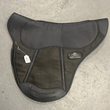 Load image into Gallery viewer, Gaston Mercier Ergonomic Saddle Pad-Western Saddle Pad-Consignment-Evolution Equestrian Co.