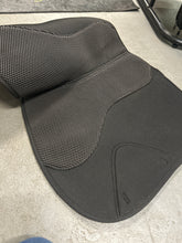 Load image into Gallery viewer, Shires Arma AirMotion Pro English Saddle Pad-English Saddle Pad-Consignment-Evolution Equestrian Co.