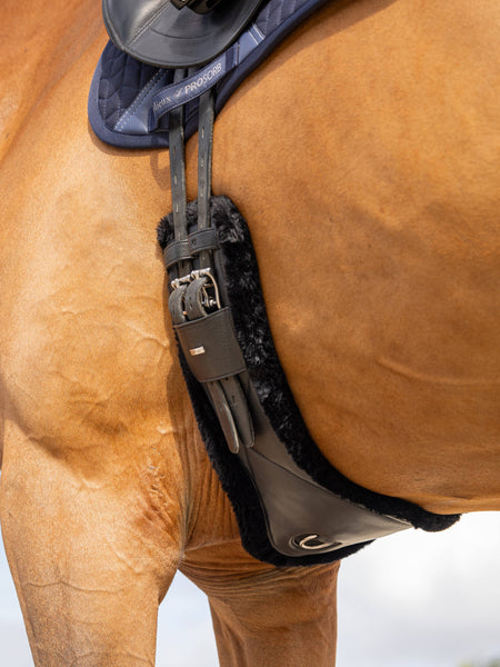 How to Choose an English Girth