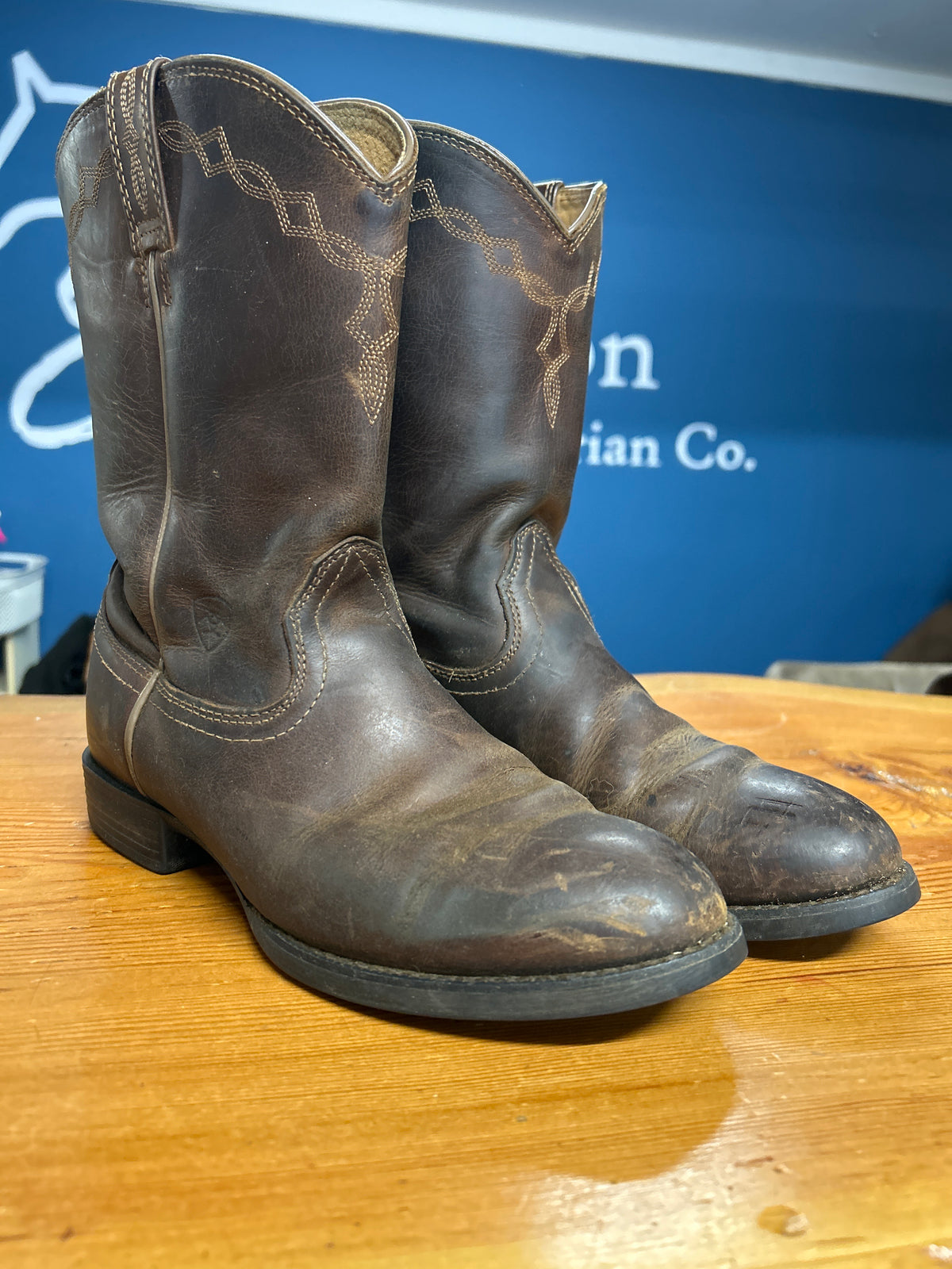 Ariat Heritage Roper Cowboy Boots 8