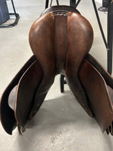 Load image into Gallery viewer, 17&quot; Luc Childeric FP 3.5A Saddle
