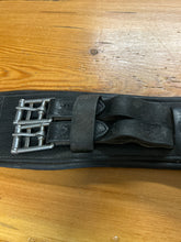 Load image into Gallery viewer, Paramount Saddlery Dressage Girth 27&quot;
