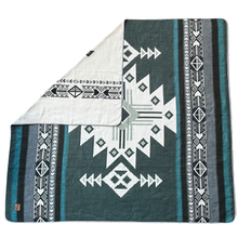 Load image into Gallery viewer, Wylde Brigade Latacunga Aztec Reversible Blanket: Queen
