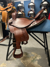 Load image into Gallery viewer, 17&quot; Big Horn Halfinger Saddle
