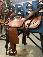 Load image into Gallery viewer, 16&quot; Martin Saddlery Western Saddle
