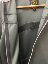 Load image into Gallery viewer, BR Lightweight Green Jacket Medium

