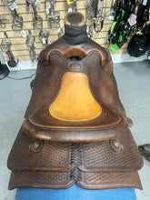 Load image into Gallery viewer, 15&quot; Andy Knight Roper Saddle
