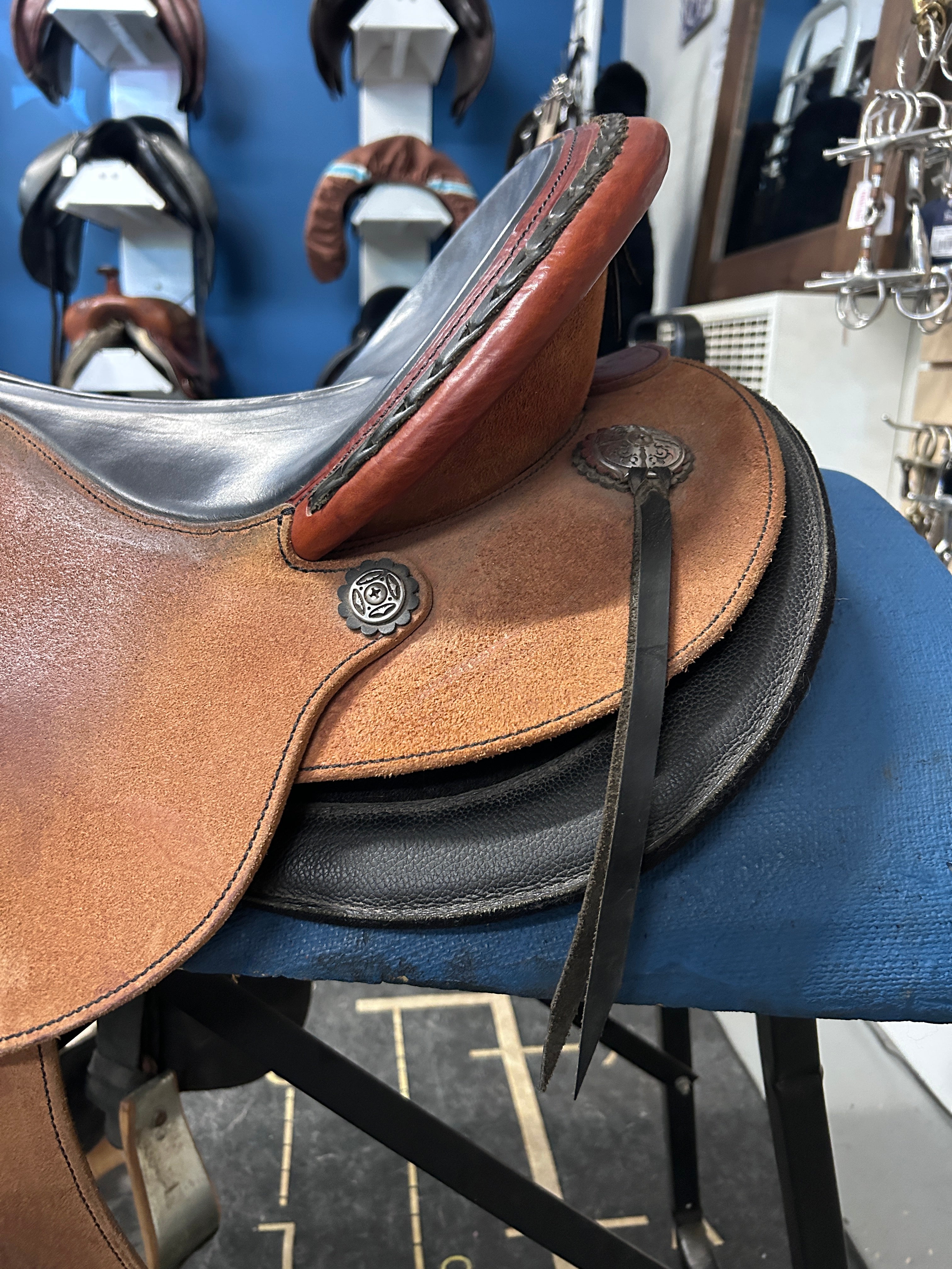 15.5" EZ-Fit Custom Western Saddle-Saddle-Consignment-Evolution Equestrian Co.