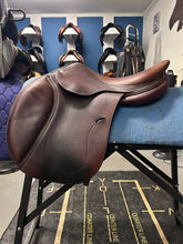 Load image into Gallery viewer, 16.5" Antares Classique Close Contact Saddle-Saddle-Consignment-Evolution Equestrian Co.
