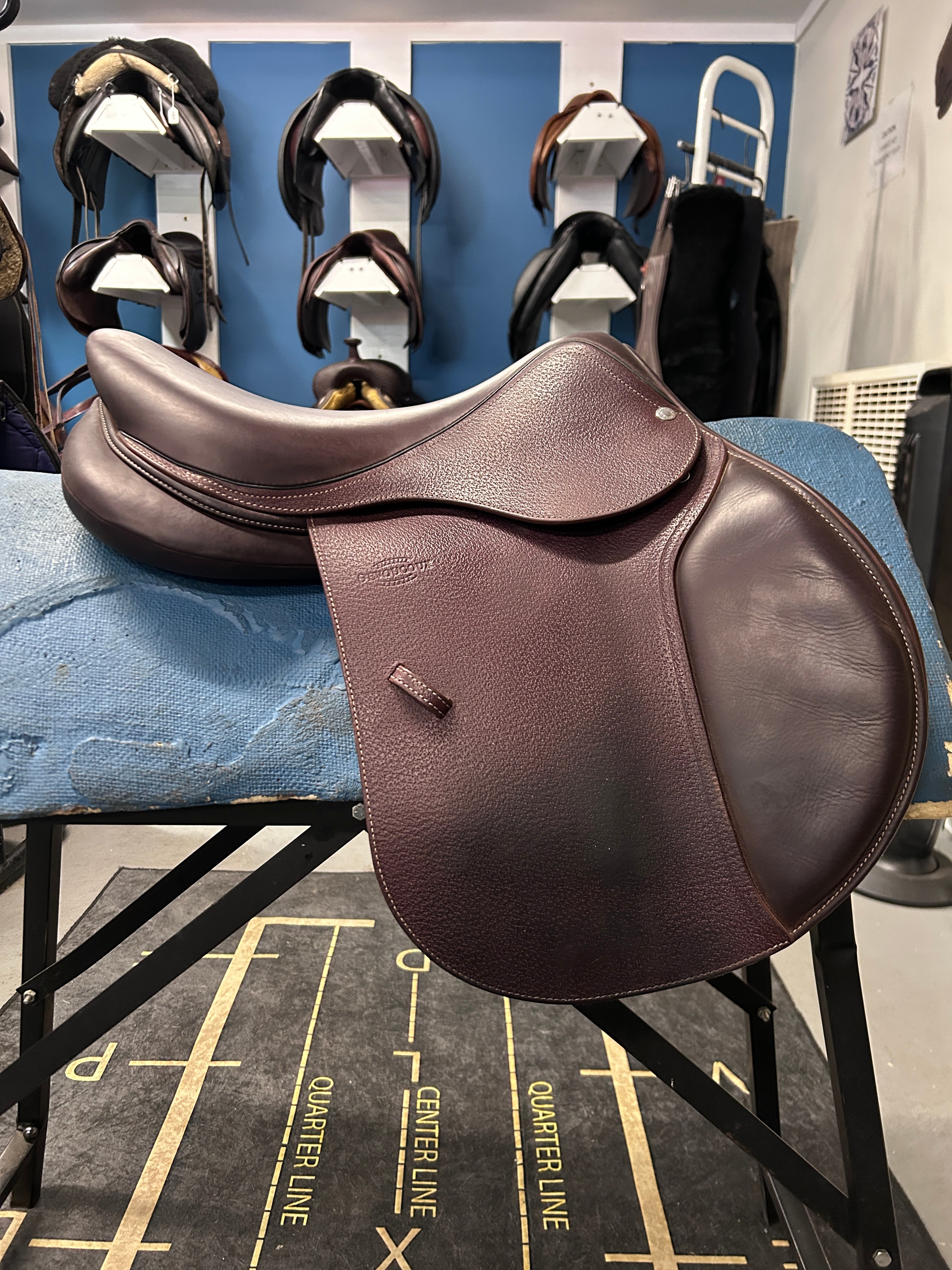 16.5" Devoucoux Biarritz O Saddle-Saddle-Consignment-Evolution Equestrian Co.