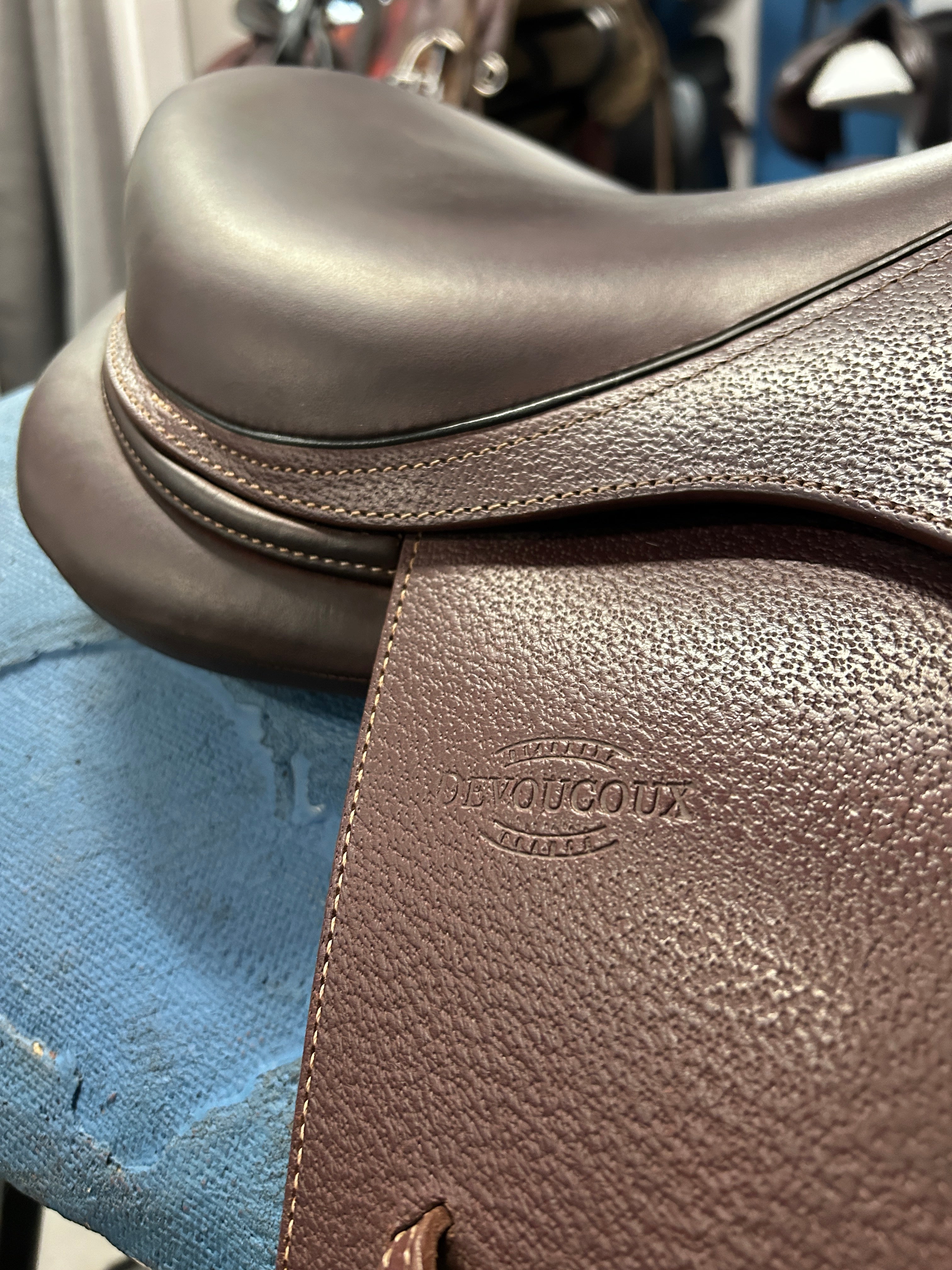 16.5" Devoucoux Biarritz O Saddle-Saddle-Consignment-Evolution Equestrian Co.
