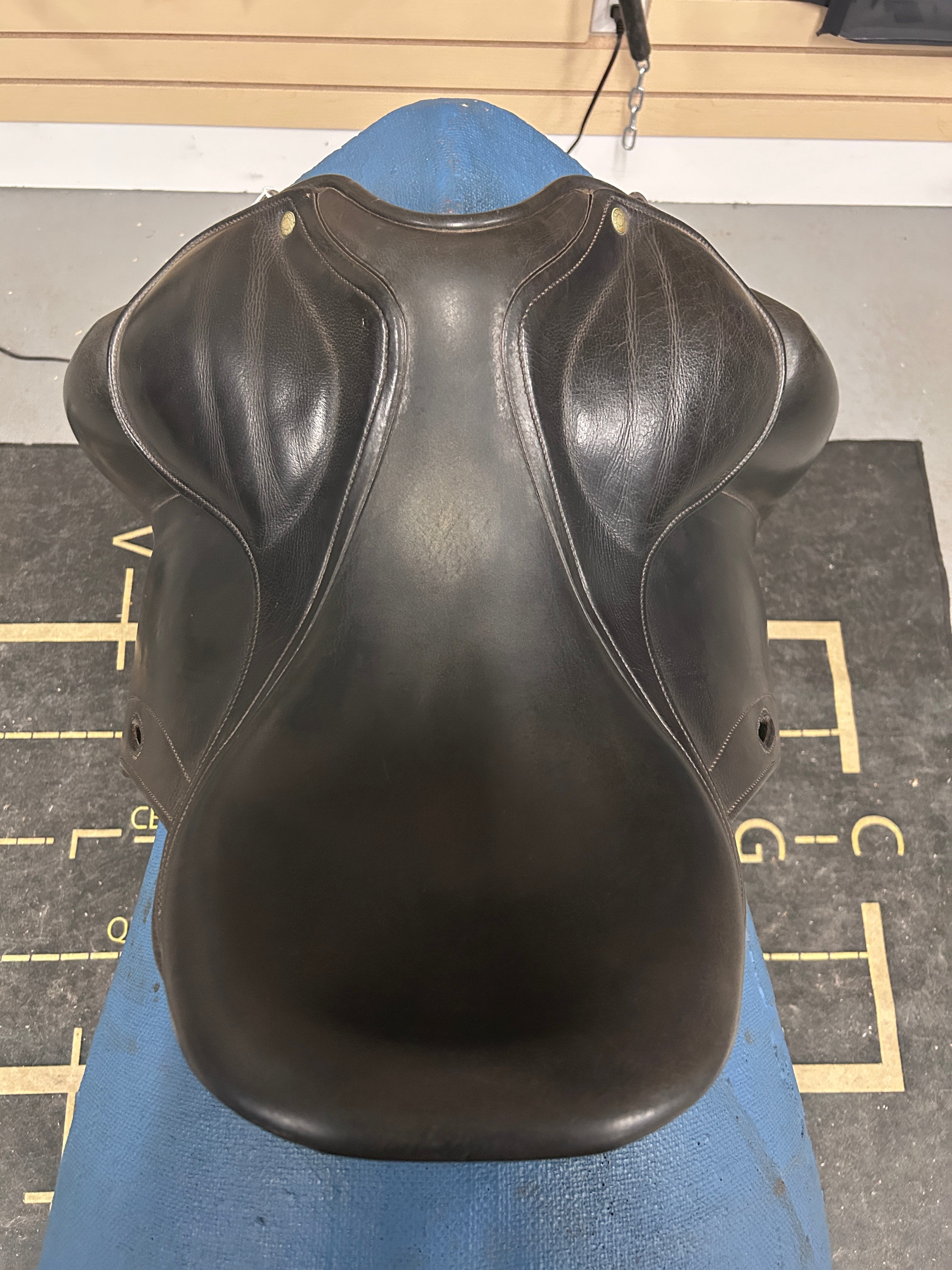 17" Childeric DAC Dressage Monoflap Saddle-Saddle-Consignment-Evolution Equestrian Co.