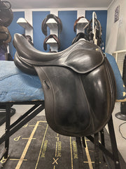 17" Childeric DAC Dressage Monoflap Saddle-Saddle-Consignment-Evolution Equestrian Co.